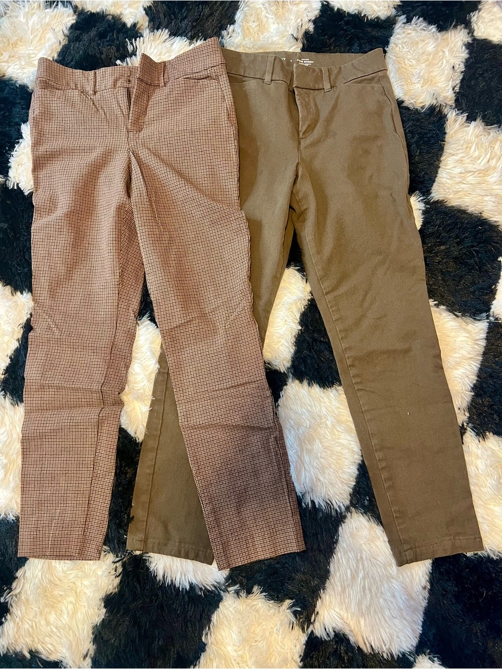 Old Navy Women's Tan & Olive Chino Pants Duo